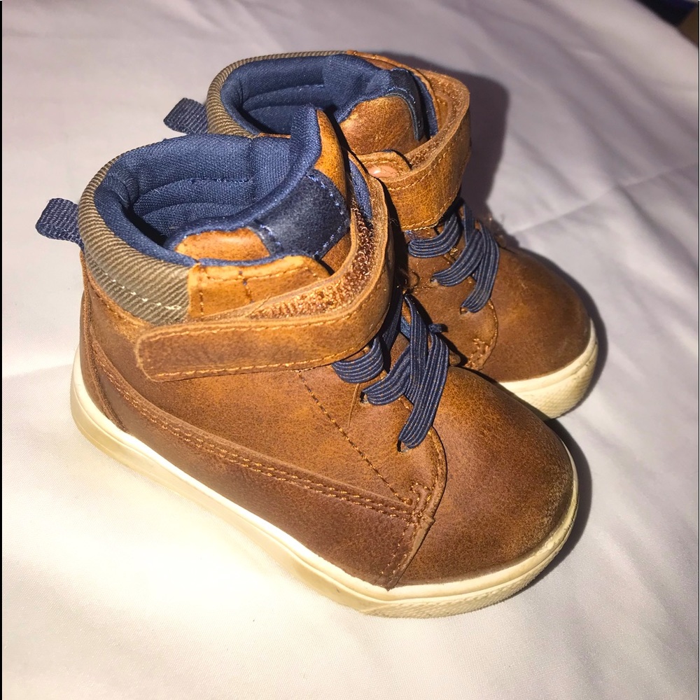 Baby boy brown boot size 4c. Wonder Nation. Mild wear.
